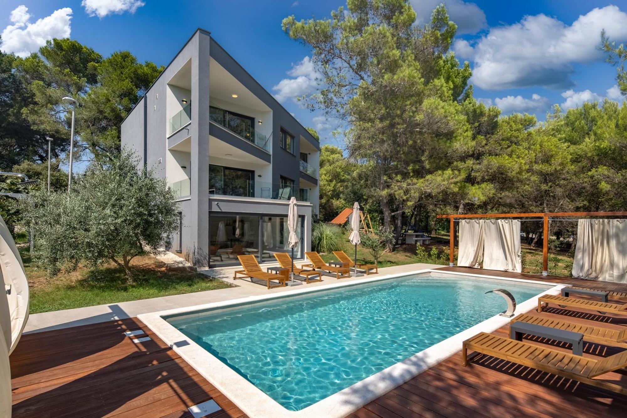 Villa Black & White Pula